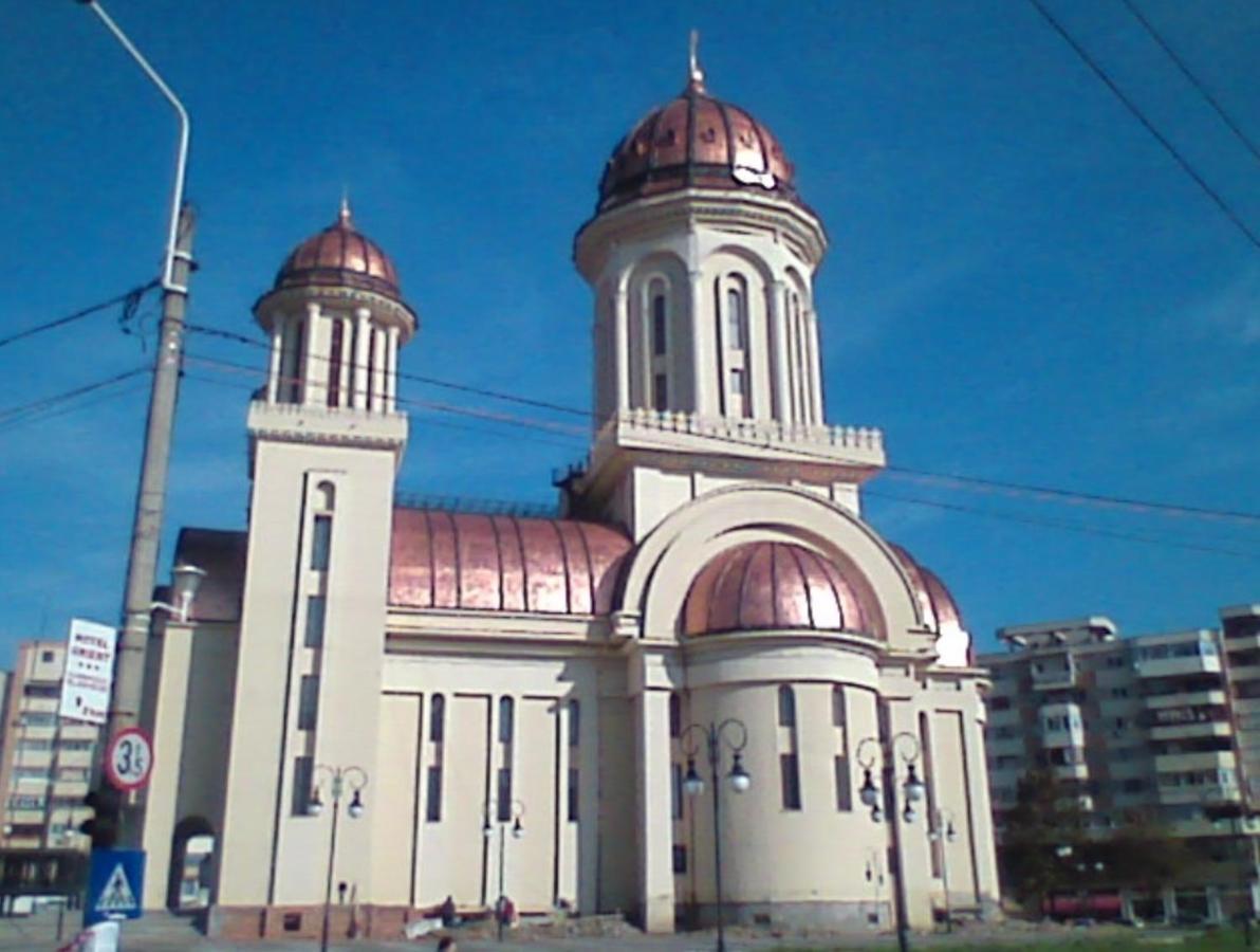 Studio Cathedral Braila Luaran gambar
