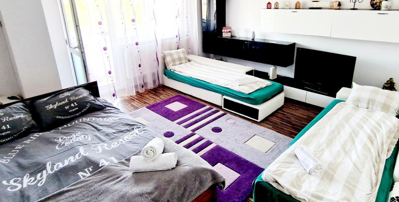 Studio Cathedral Braila Luaran gambar